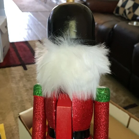 NWT beautiful Nutcracker - Picture 5 of 9